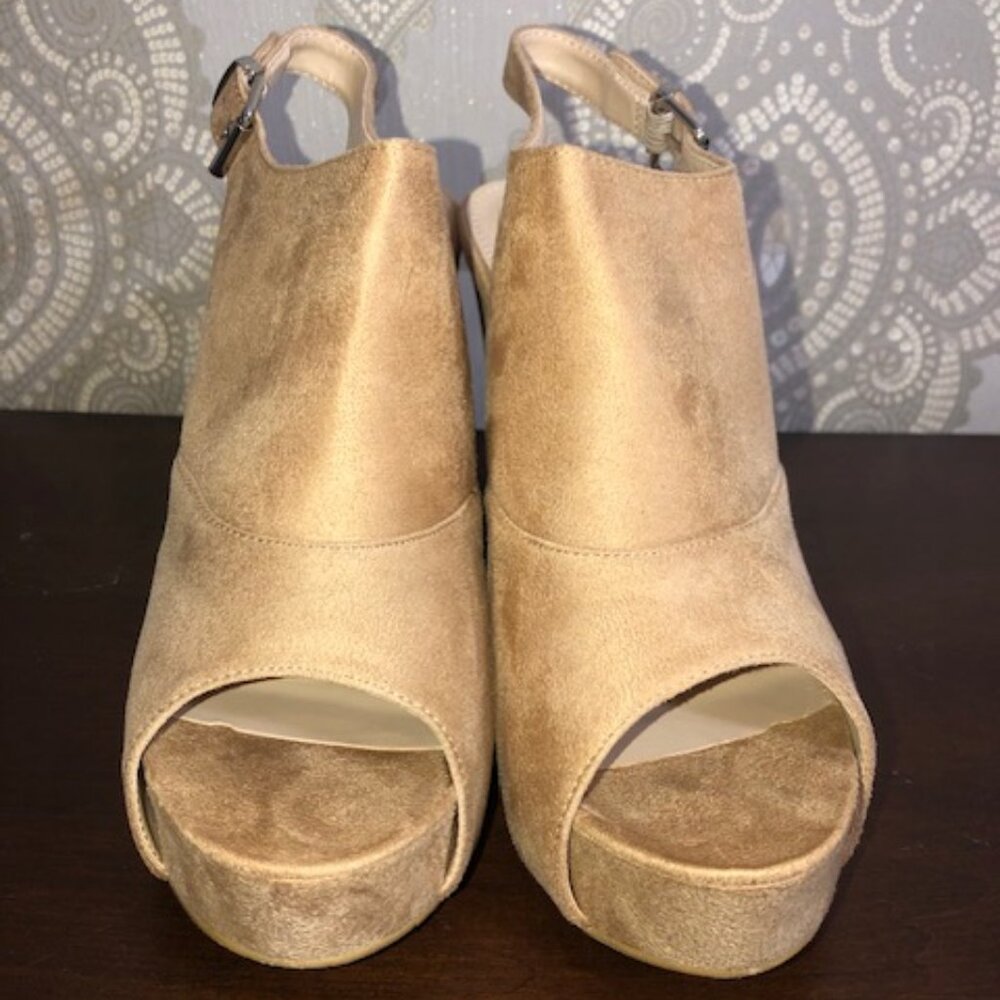 Bella Marie Taupe Skyview Slingback Peep Toe Heels Size 10